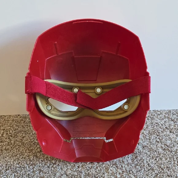 Iron Man Mask - Picture 2 of 5